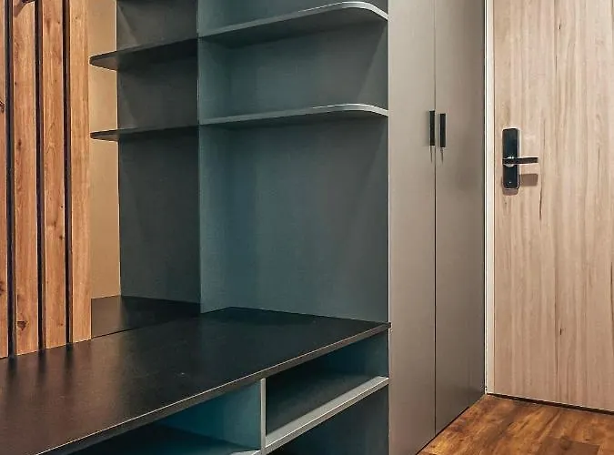 Cari Apartments, Hillside Apartman